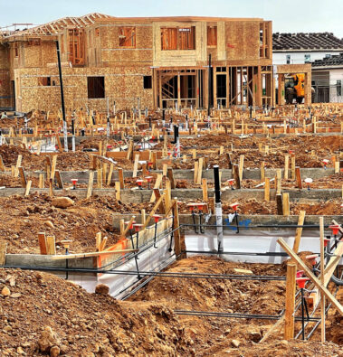 Construction forms for floor trusses